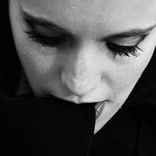 Anna Calvi - List pictures