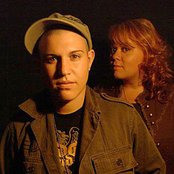 God-des And She - List pictures