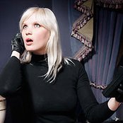 Sharin Foo - List pictures