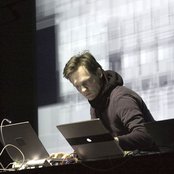 Alva Noto - List pictures