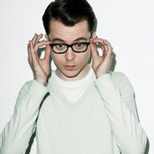 Tom Vek - List pictures