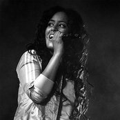 Amel Bent - List pictures