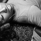 Melanie Fiona - List pictures