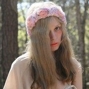 Petite Meller - List pictures