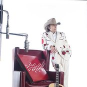 Dwight Yoakam - List pictures