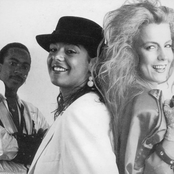 Lian Ross - List pictures