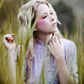 Emma Louise - List pictures