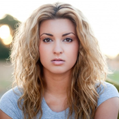 Tori Kelly - List pictures