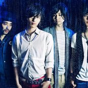 Nico Touches The Walls - List pictures