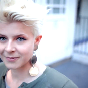 Robyn - List pictures