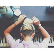 Hayley Kiyoko - List pictures