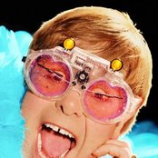 Elton John - List pictures