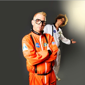 Manufactured Superstars - List pictures