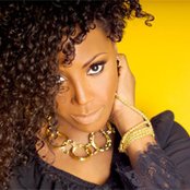 Adriana Evans - List pictures