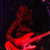 Britta Phillips - List pictures