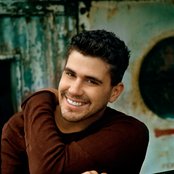 Josh Gracin - List pictures