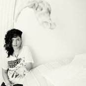 Emily King - List pictures