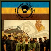 Blue King Brown - List pictures