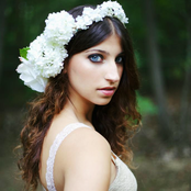 Ariana And The Rose - List pictures