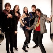 Juliette And The Licks - List pictures