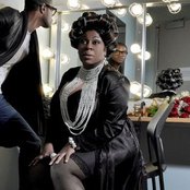 Kim Burrell - List pictures