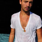 Ry Cuming - List pictures