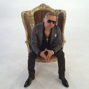 Larry Hernandez - List pictures