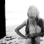 Brooke White - List pictures