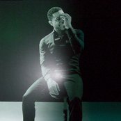 Maxwell - List pictures