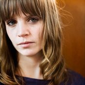 Ingrid Olava - List pictures