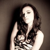 Clara Bond - List pictures