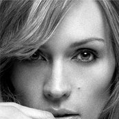 Jennifer Hanson - List pictures