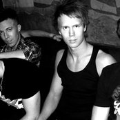 Smash Into Pieces - List pictures