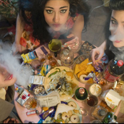 Kitty, Daisy And Lewis - List pictures