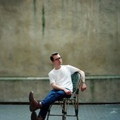 Tom Vek - List pictures