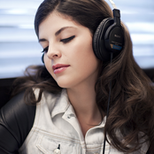 Nikki Yanofsky - List pictures