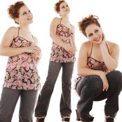 Nikki Cleary - List pictures