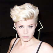 Robyn - List pictures