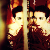 Annie Lennox - List pictures