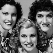 Andrew Sisters - List pictures