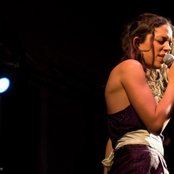 Luisa Maita - List pictures