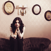 Alex Winston - List pictures