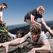 Far-less - List pictures