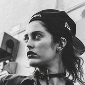 Moxie Raia - List pictures