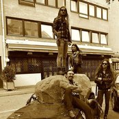 Procession - List pictures