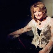 Claire Lynch - List pictures