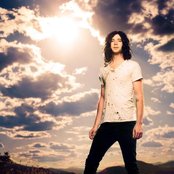 Aaron Rothe - List pictures