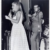 Barbara Fairchild - List pictures