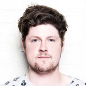 Mano Le Tough - List pictures