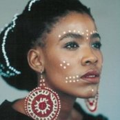 Thandiswa Mazwai - List pictures